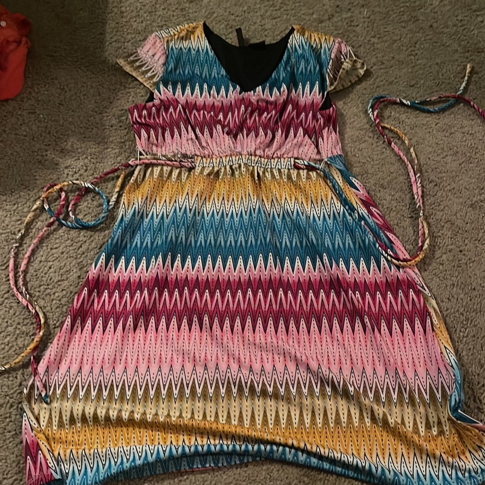 Very cute colorful dress!